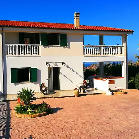 Apartment Cecile Ricadi