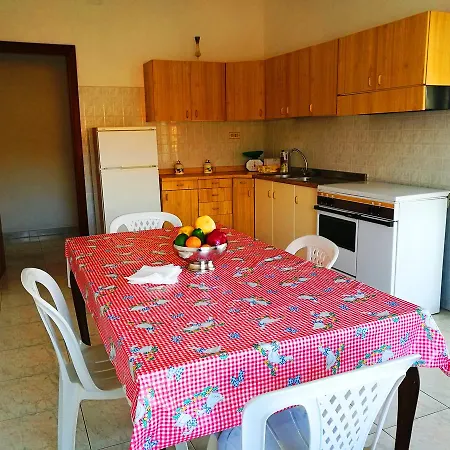 Cecile Apartment Ricadi